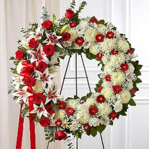 Boonton Florist | Red Rose Wreath